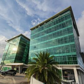 Greens Hotel & Suites, hotel en Bintulu