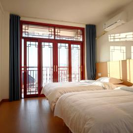 唐孙八沙白度假山庄-Tang sun ba sha Bai holiday mountain villa, hotel i Hecuokeng