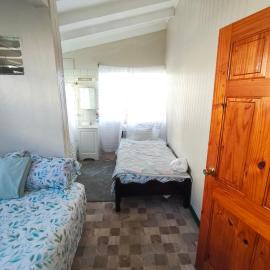 Mage B&B 1, hotelli kohteessa Roseau