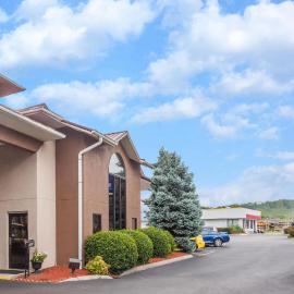 Baymont by Wyndham Pigeon Forge near Island Drive, hotel u gradu Pidžin Fordž