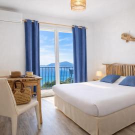 Hôtel Almanarre Plage - Hôtel Eco-Responsable face à la mer