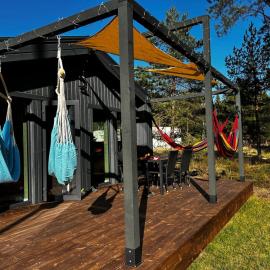KESTERCIEMA BUKI - seaside cabins with own sauna & hot-tub، فندق في Ķesterciems