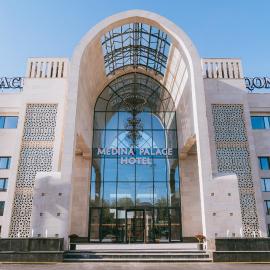 Medina Palace Hotel, hotell i Türkistan