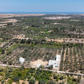 ZINA RESORT camping touristique – hotel w mieście Zurayq Barrānīyah