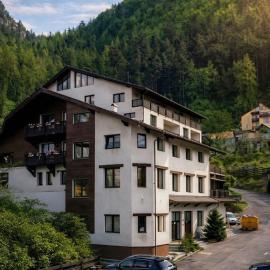 Classic Inn Hotel, hotel a Braşov