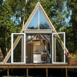 Heaven Glamping - 300m from the Beach, hotel Liepājában