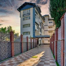 The Montreal Srinagar A Unit Of Montreal Group – hotel w mieście Śrinagar