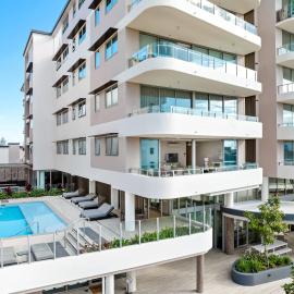 Lowanna Beach Resort Kawana, готель у місті Кавана-Вотерс