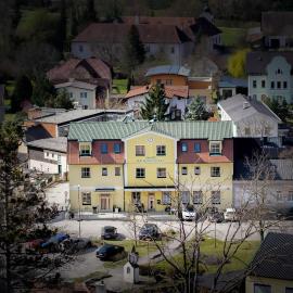Hotel Zur Alten Schule, hotel em Pitten