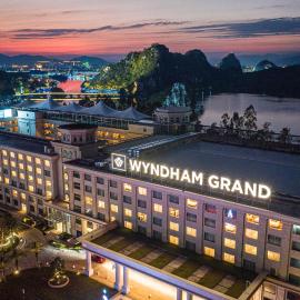 Wyndham Grand Zhaoqing Downtown, hotel v destinácii Zhaoqing