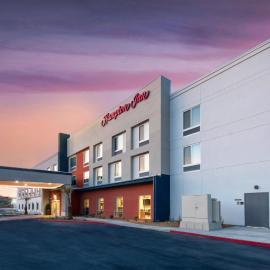 Hampton Inn Needles Colorado River，尼德爾斯的飯店