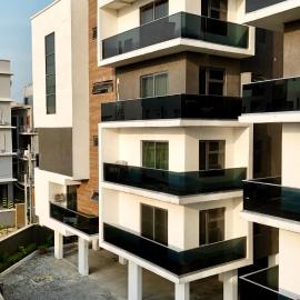 Luxury 2-bedroom Apartment lekki phase 1, hotel v mestu Moba