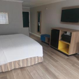 Days Inn & Suites by Wyndham Mountain View