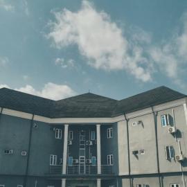 Davic-lite hotel and suites，Okitipupa的飯店