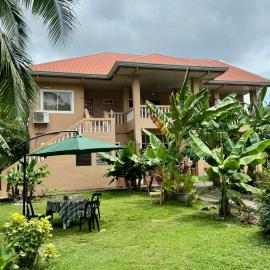 Bananaland Cottages, hôtel à Panglao