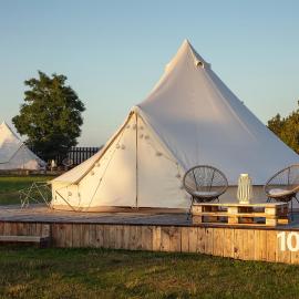 Glamping pospolu, hotel di Mokrovraty