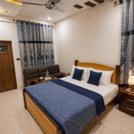 Second Home Hotel, хотел в Мултан