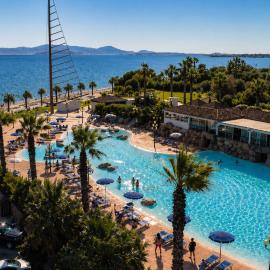 Phi Hotel Sighientu, Hotel in Capitana