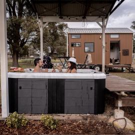 Odyssean Tiny House B by Tiny Away, hotel in Cessnock