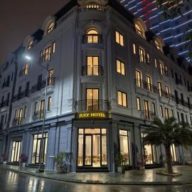 July Hotel Quang Binh - New Boutique Hotel in Quang Tri, хотел в Донг Хой