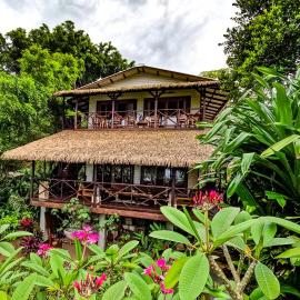 Red Frog Bungalows Ocean Resort, hotel en Short Cut