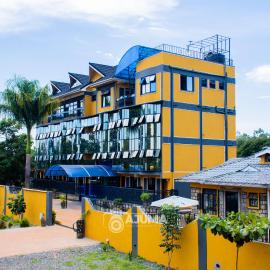 Busia में, होटल The Grand Brystal Hotel