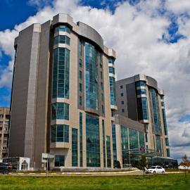 Hayat Hospitality Oskemen، فندق في أوست - كامينوغورسك