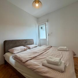 Viesnīca Lovely 1-bedroom apartment with 2-patios and parking pilsētā Podgorica