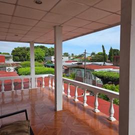 Casa Robles - Stay Near MGA Airport, hotel in Managua