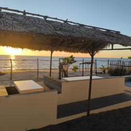 Maisons équipées sur la plage de Somaroala sur la presqu ile de Majunga ville, khách sạn ở Mahajanga
