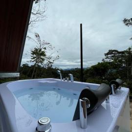 Refugio de la niebla puyo glamping, Hotel in Puyo