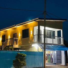 The Fahn Guesthouse, hotel in Monrovia