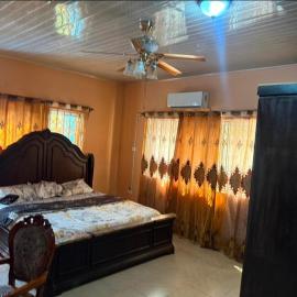 Nuria luxurious one bed room apartment, hotell i Takoradi