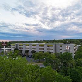 DoubleTree by Hilton Austin Northwest - Arboretum: Austin'de bir otel
