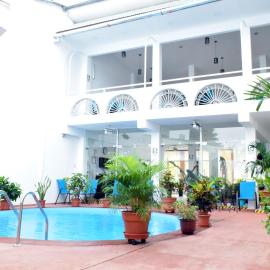 Hotel Jungle House, מלון באיקיטוס
