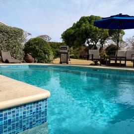 Suite Escape Villa, hotel em Lowlands