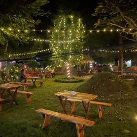 Hotel Tharu Garden, hotel en Sauraha