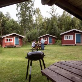Kloster Gård - Cabins & apartments near Astrid Lindgrens World, hotel in Hultsfred