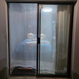 Mgwenya Capsule Hotel, hotel u gradu 'Nelspruit'