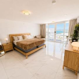 Oceanview Beach Condo in Prime Location, hotel in San Juan
