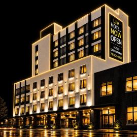 LIV Hotel Bronx GRAND OPENING, hotel u gradu Bronks