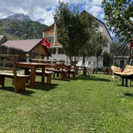 Guesthouse Skender Selimaj, hotel a Valbonë