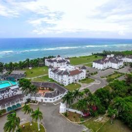 Seacastles by the beach/pool, Hotel in Montego Bay