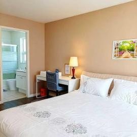 Cozy Home Vancouver 10 Minutes To Downtown BC Place, hotel sa Vancouver