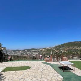 كوخ جبل لارين, hotel u gradu Ajloun