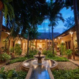 Viesnīca Los Robles Charming Colonial Boutique Hotel pilsētā Managva