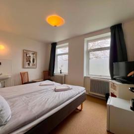 Sverres Hotel: Rønne şehrinde bir otel