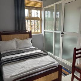 Viesnīca Zone hotel and guest house pilsētā Bugembe