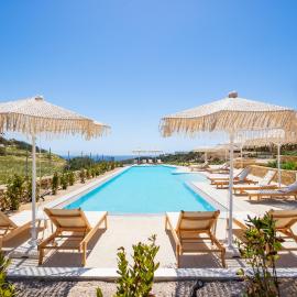 Ramnus Karpathos Suites, hôtel à Karpathos
