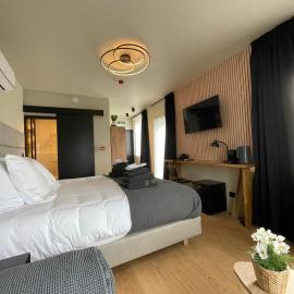 Hotel Mezza Notte, hotel u gradu 'Ronse'